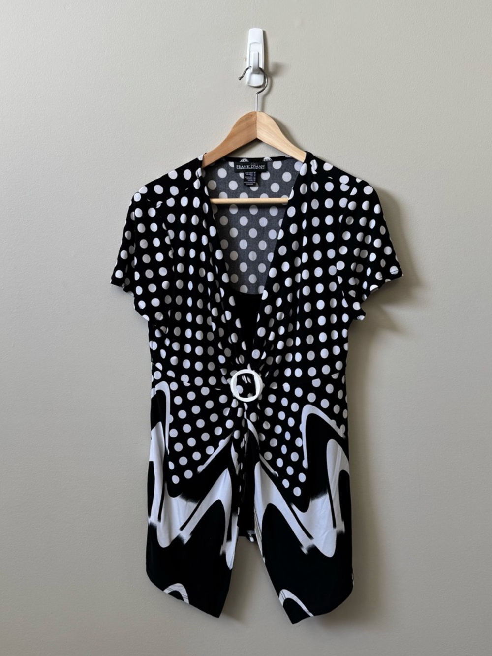Frank Lyman Design black & white polka dot retro plunge neck blouse top